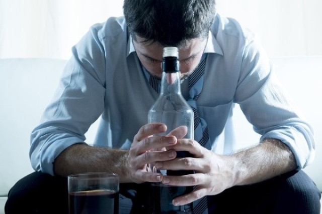 Алкоголик и зависимость